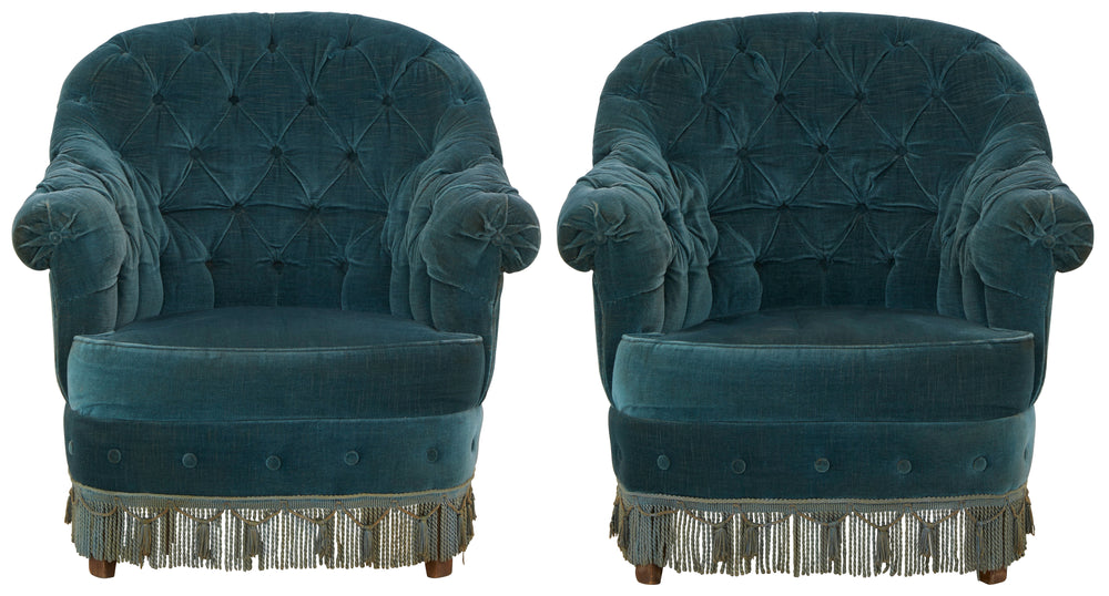 Antique Velvet Tufted Chair